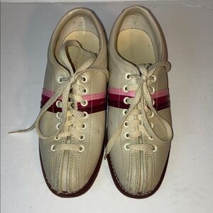 Vintage Endicott Johnson Bowling Shoes, Size 6